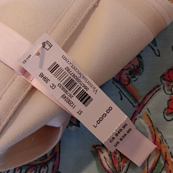 NWT Victoria's Secret T-Shirt, No-Wire, Bandeau, Convertible Bra. - Picture 12 of 13